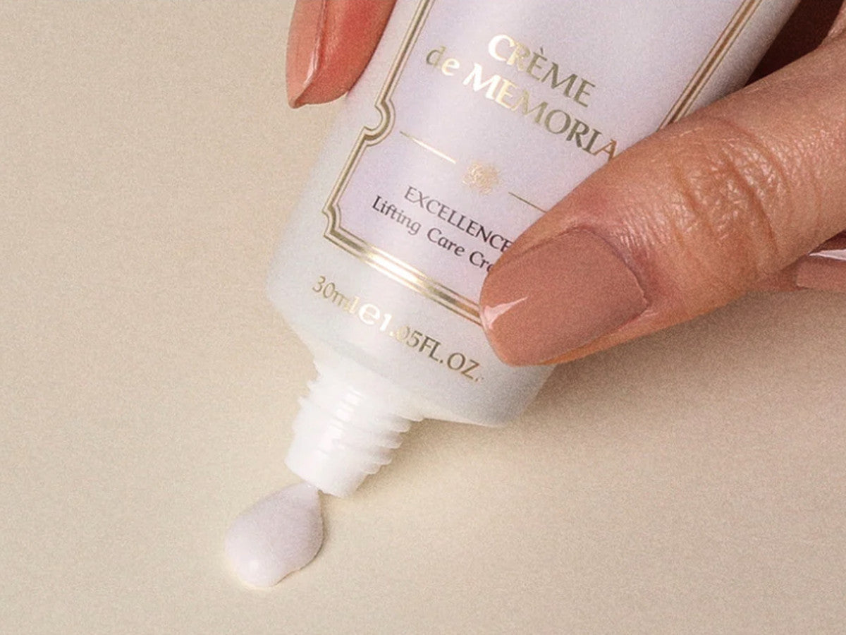 Um creme lifting nutritivo para pele madura e com perda de firmeza.
